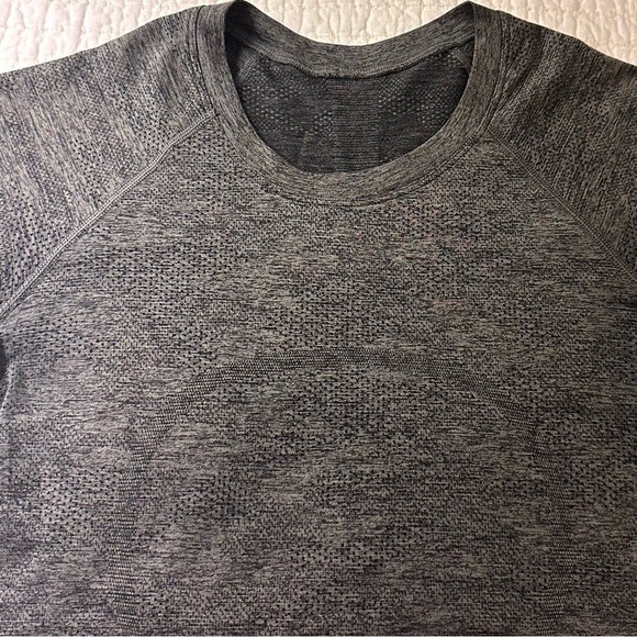 Lululemon Swiftly Tech Short Sleeve 2.0 Sage Size 6 - Picture 5 of 7